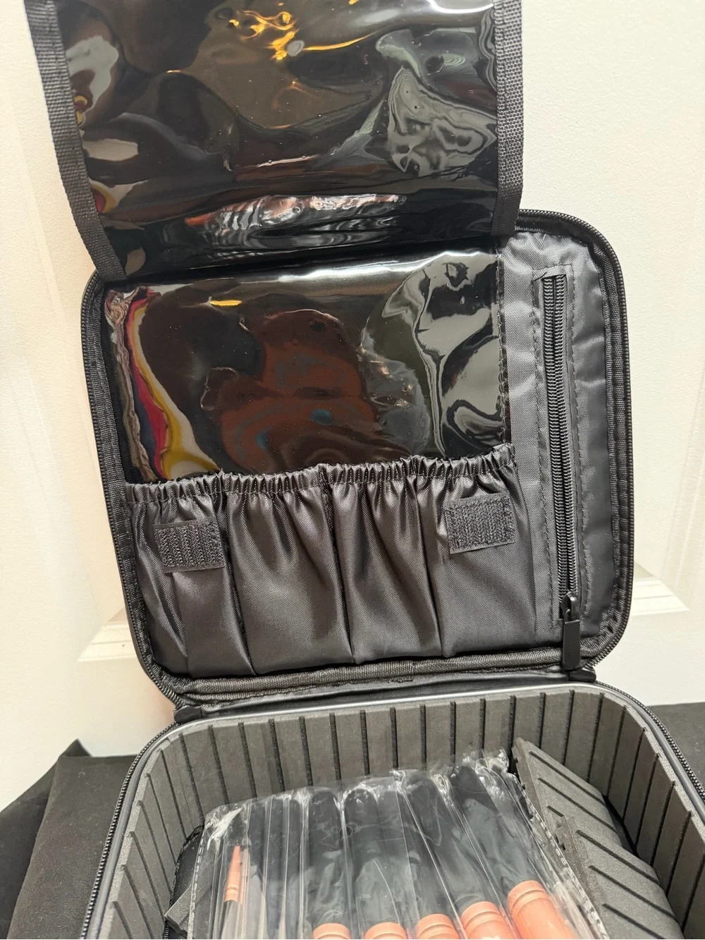 Travel makeup Toiletry case in black NEW